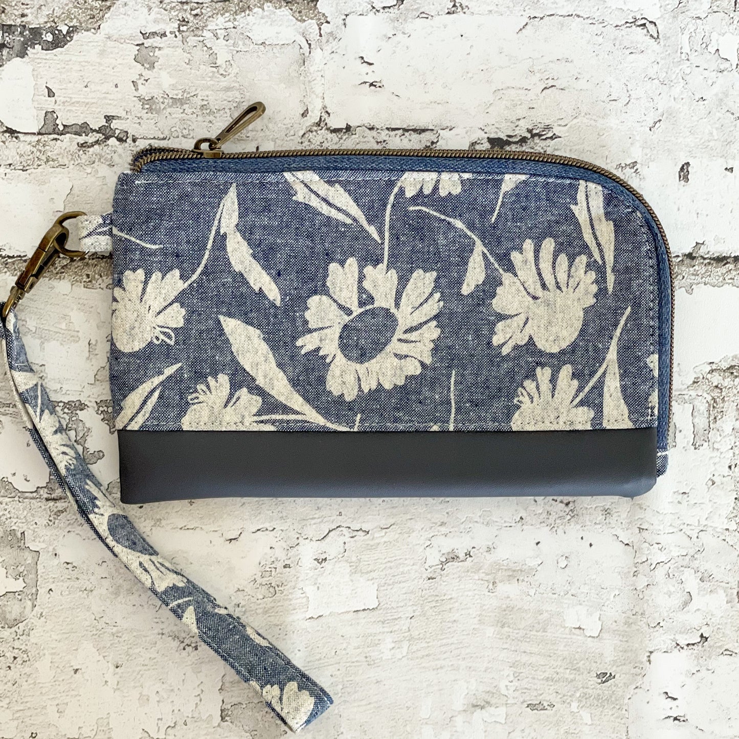 Wristlet