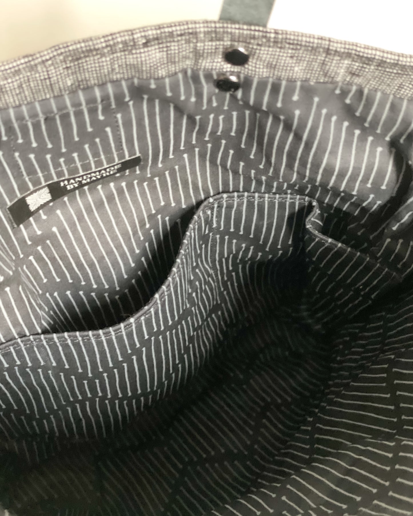 Minimalist Curve Crossbody Tote