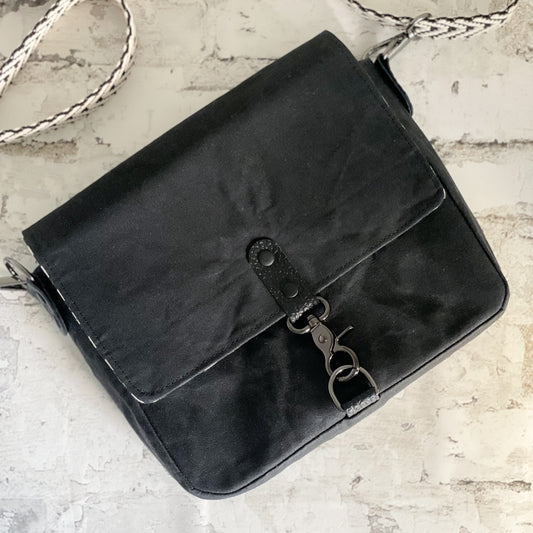 Classic Crossbody