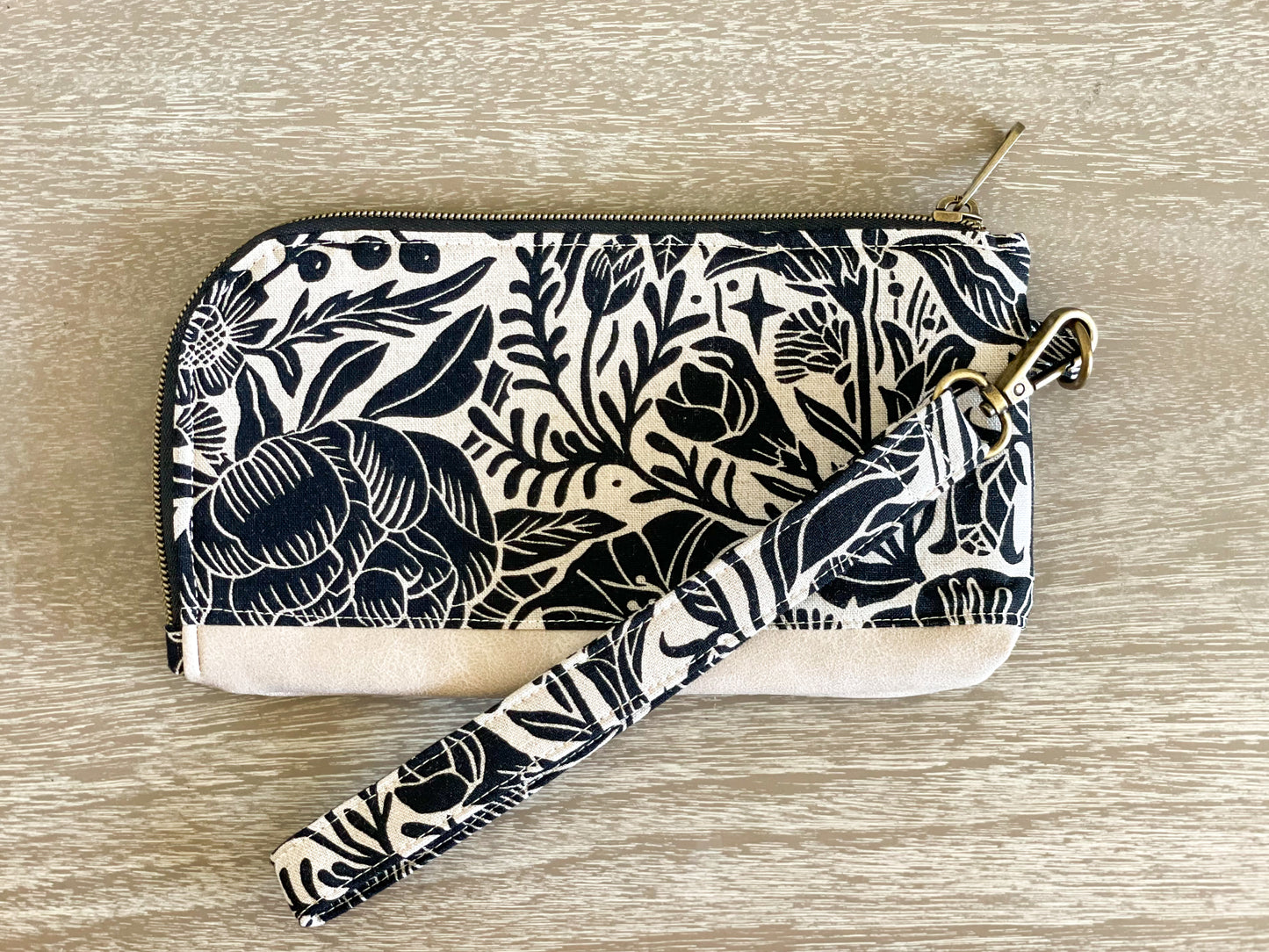 Minimalist Wristlet