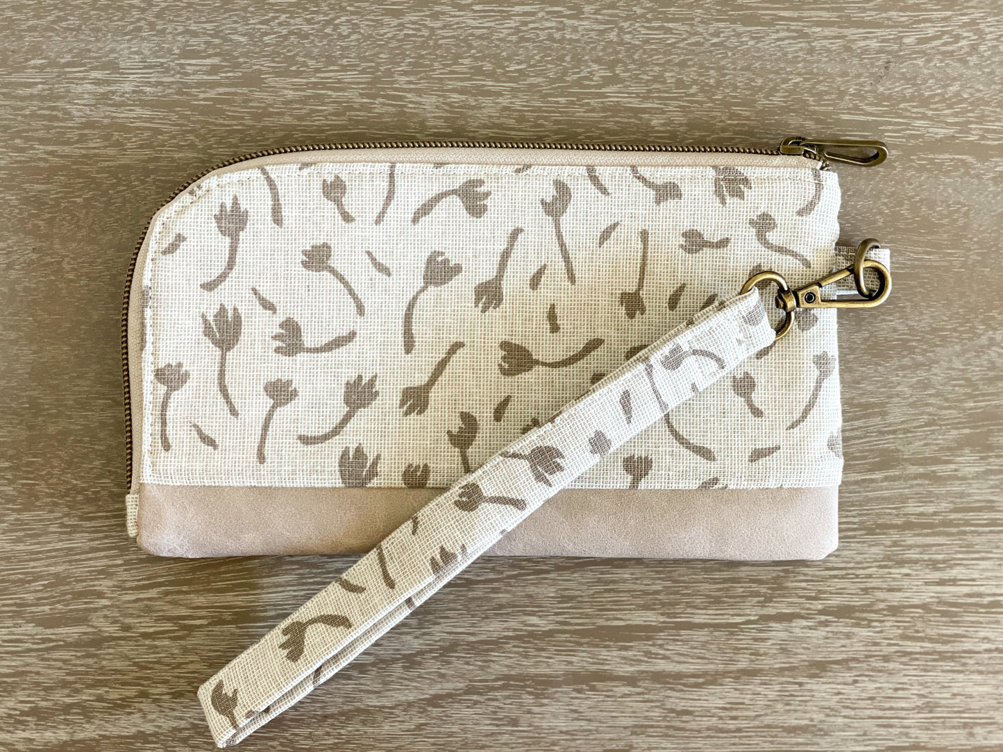 Minimalist Wristlet