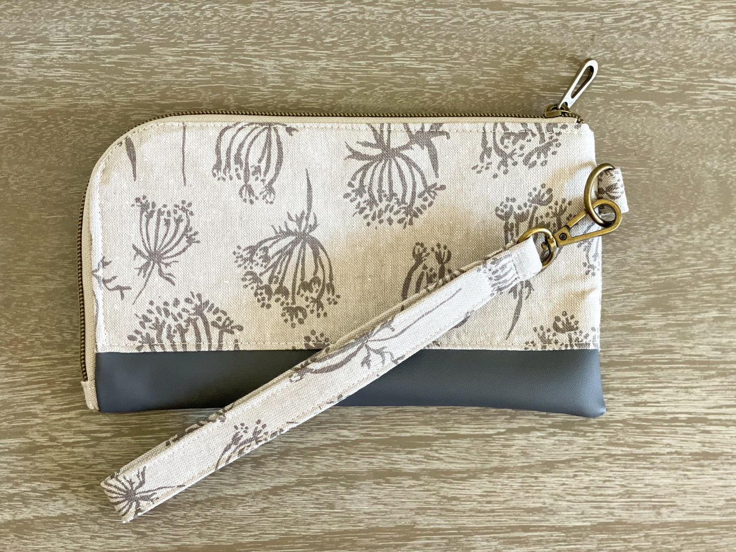 Minimalist Wristlet