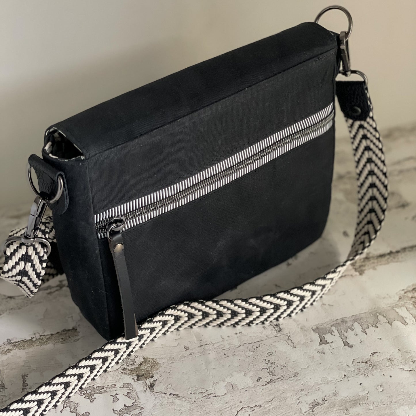 Classic Crossbody