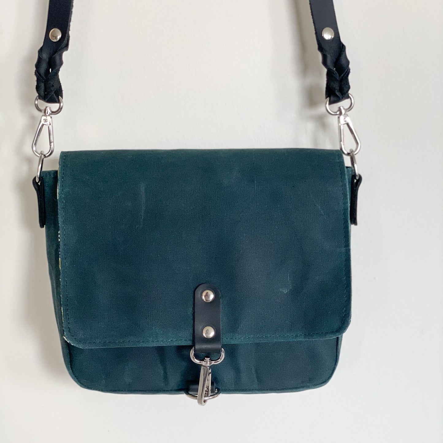 Classic Crossbody
