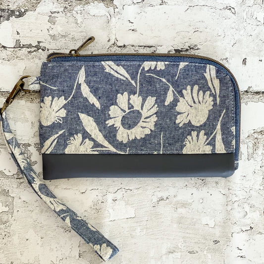 Wristlet
