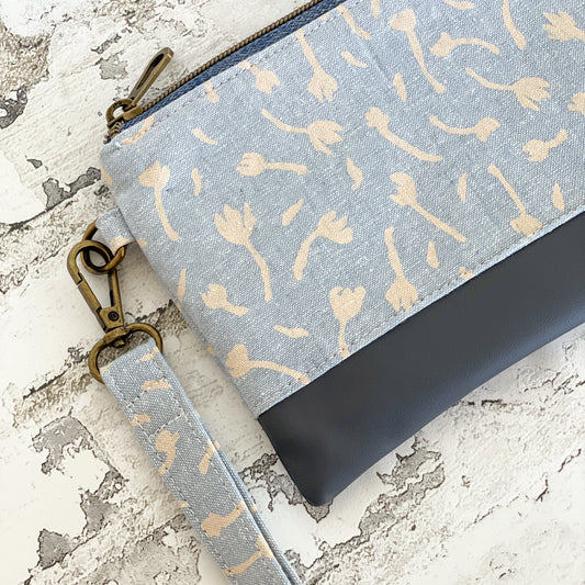 Wristlet